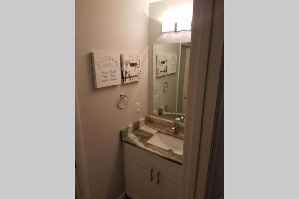Cozy 3 Bed 2.5 Bath Located Near Busch Gardens Apartment Тампа Екстериор снимка