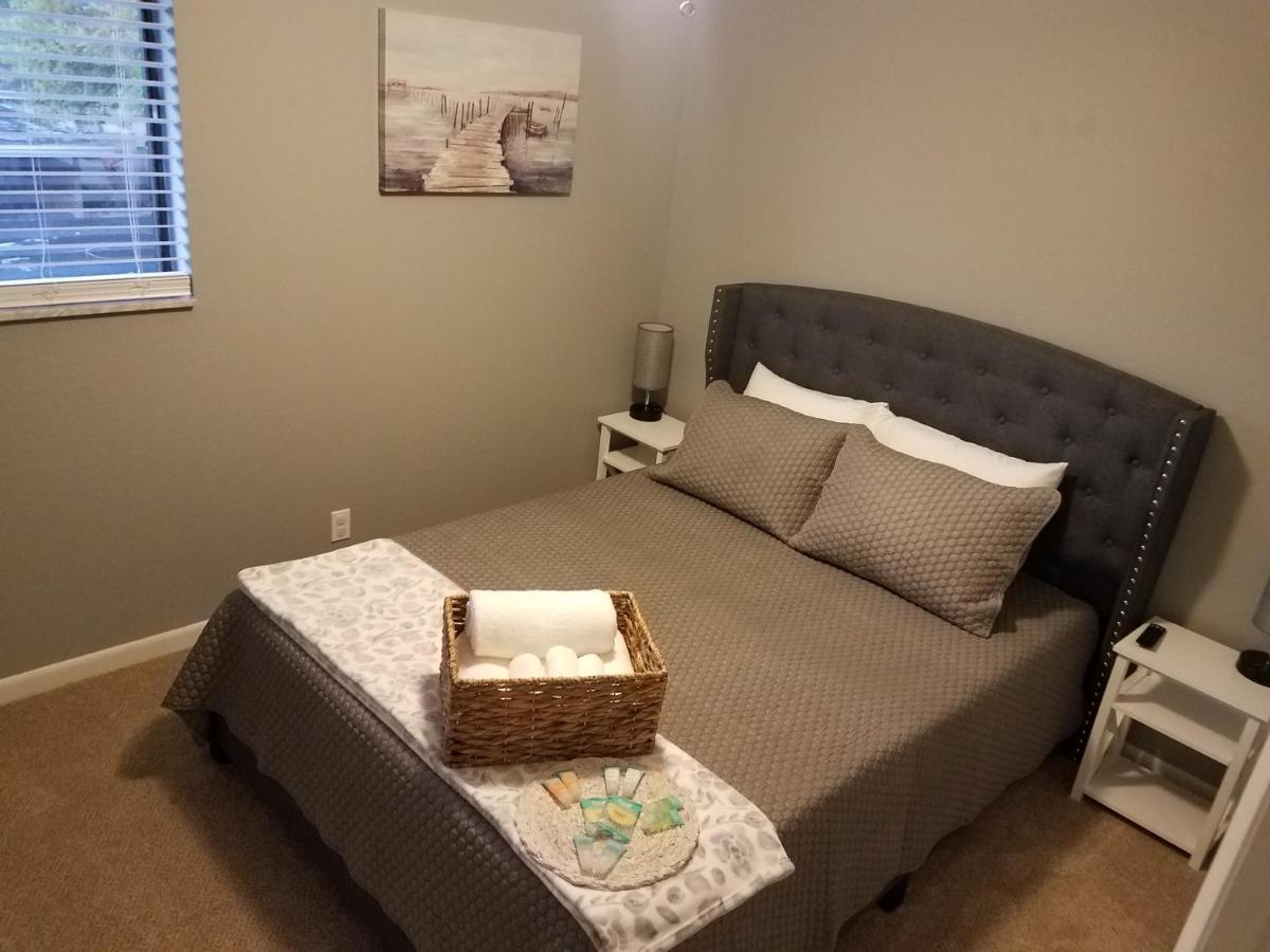 Cozy 3 Bed 2.5 Bath Located Near Busch Gardens Apartment Тампа Екстериор снимка